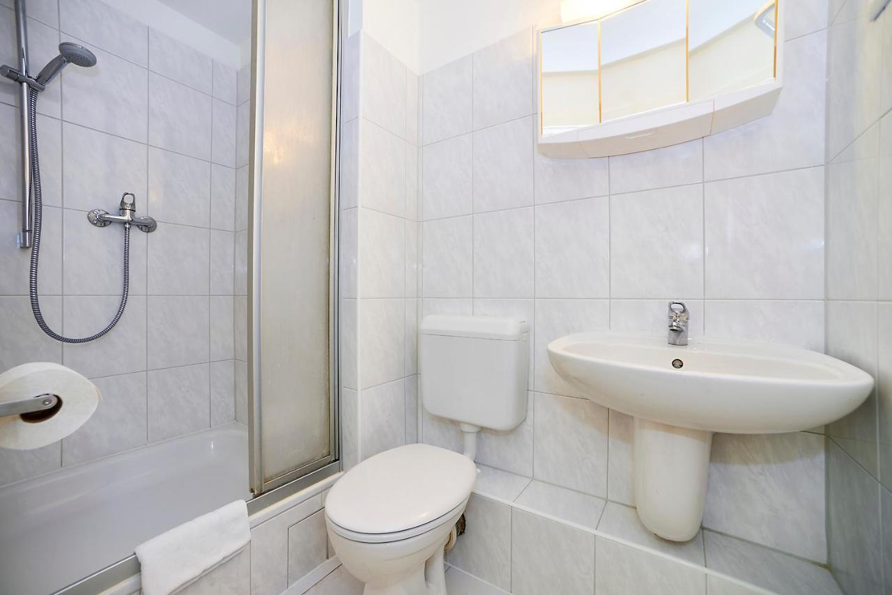 Double Room Private Bathroom