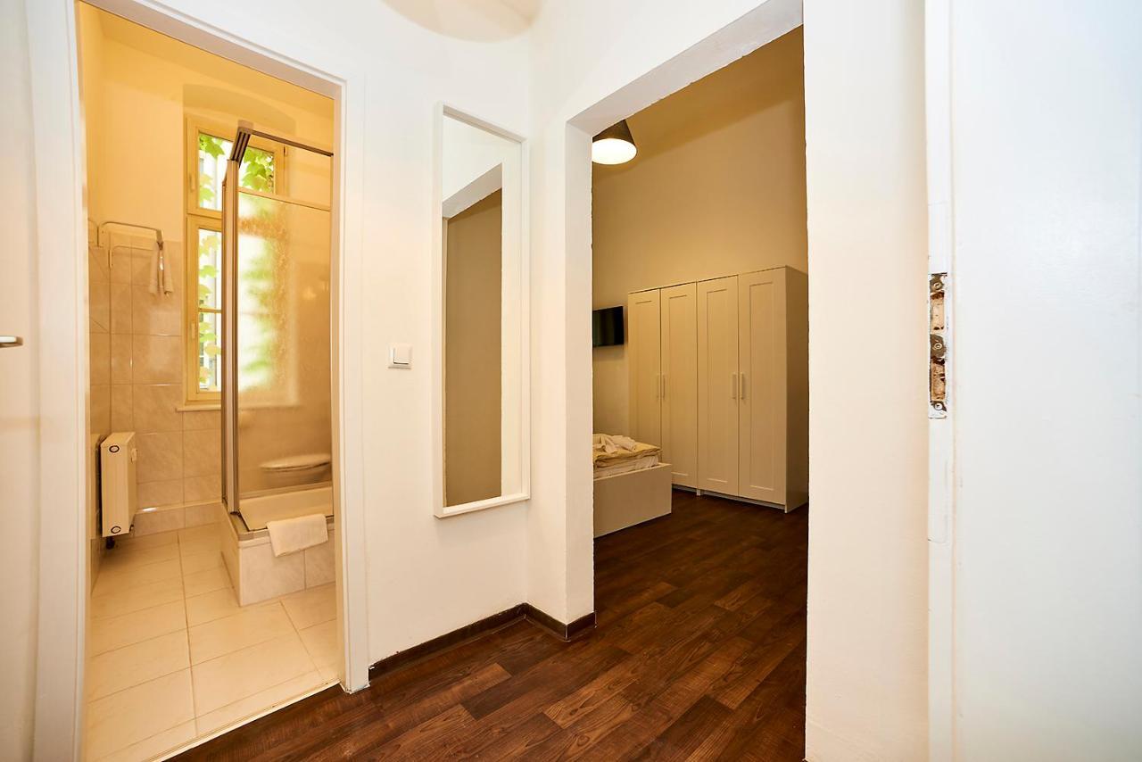 Double Room Private Bathroom
